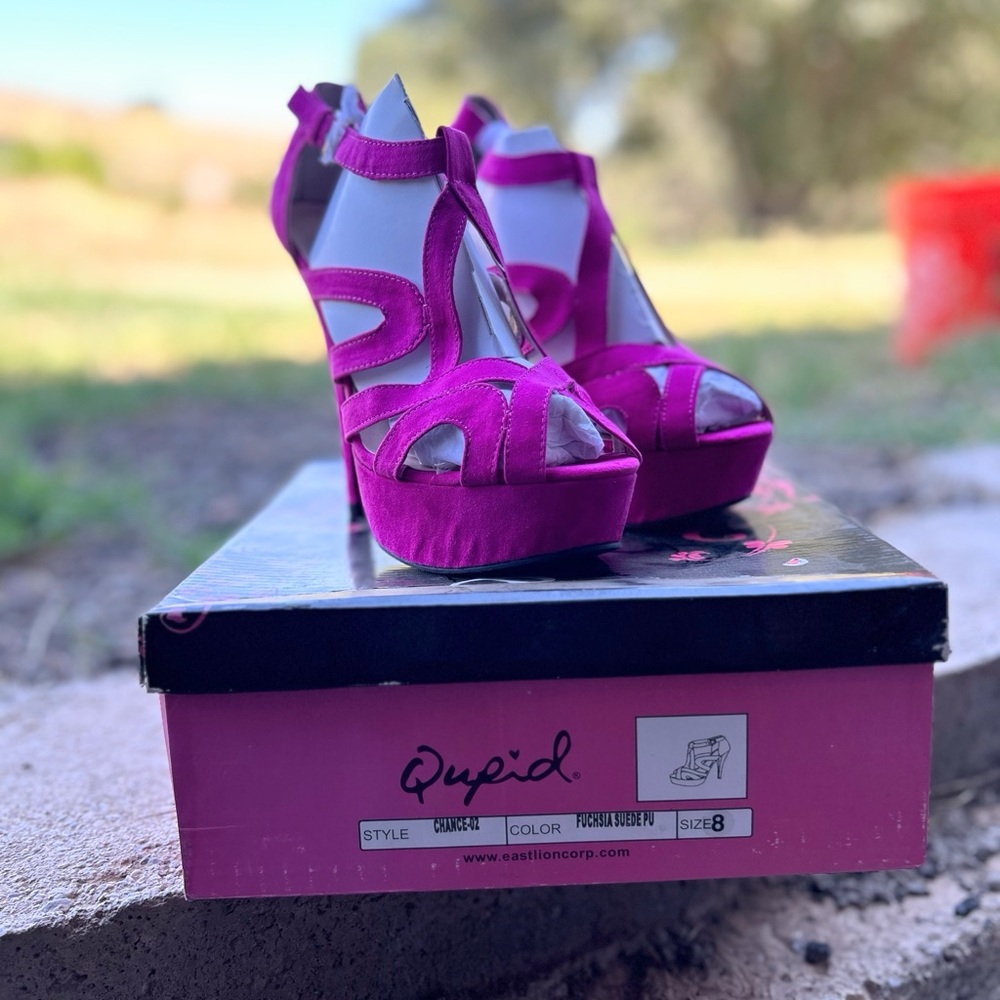 Quipid pink suede strappy stilleto heels brand new in the box, several sizes